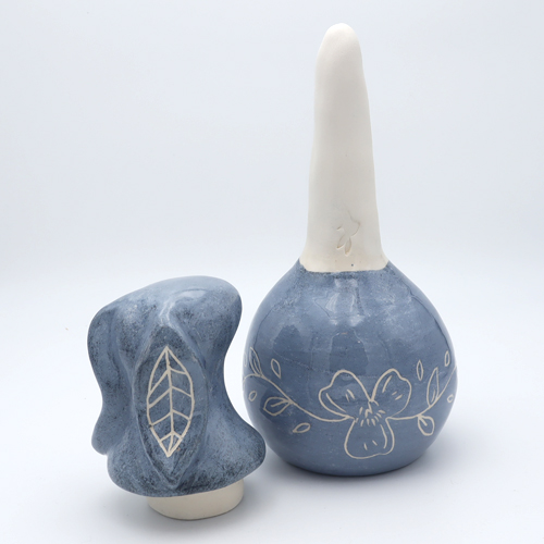 Oya bleu en céramique en forme de lapin