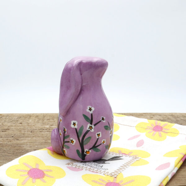 Petit lapin en céramique peint à la main avec des fleurs - Victoria Céramique