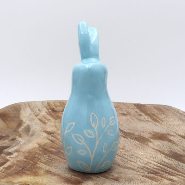 Petit lapin bleu en céramique