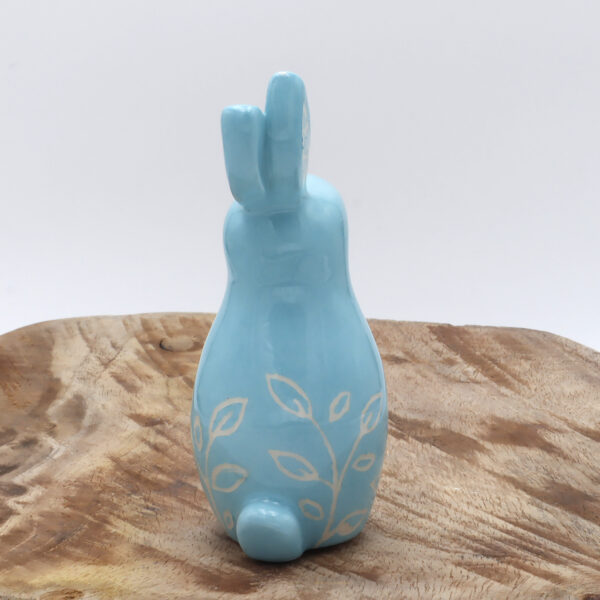 Petit lapin bleu en céramique