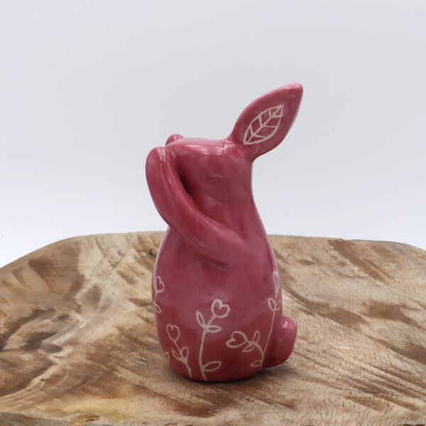 Petit lapin en céramique rose