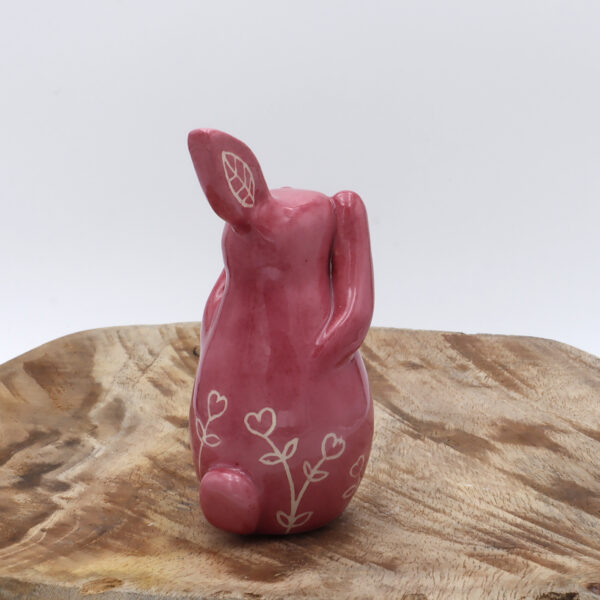 Petit lapin en céramique rose