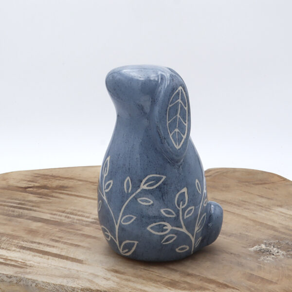 Lapin bélier bleu en céramique