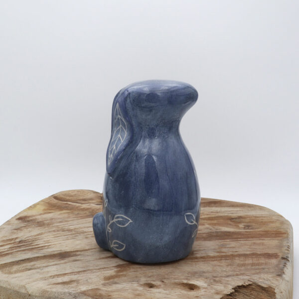 Lapin bélier bleu en céramique