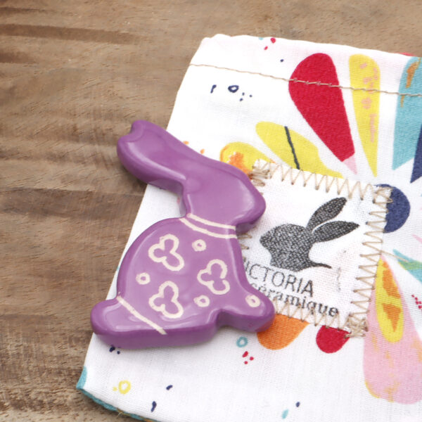 Magnet violet en céramique