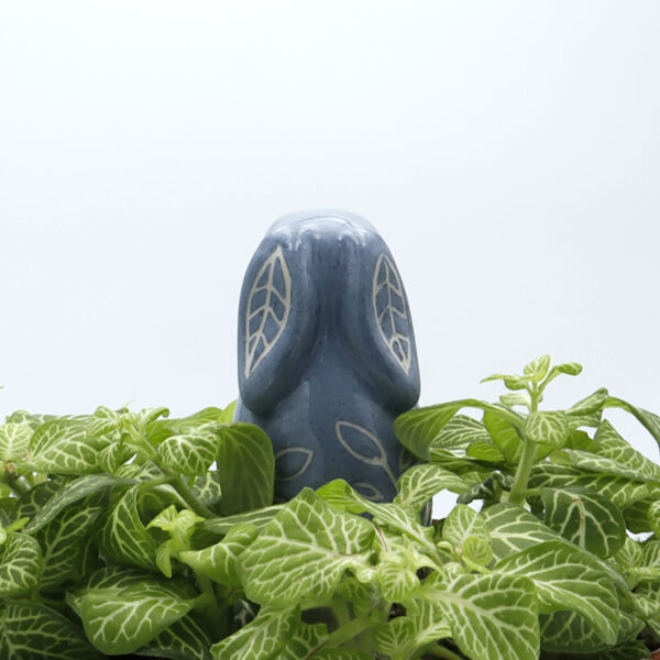Lapin bleu cobalt en céramique à planter