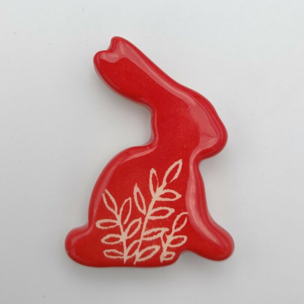 Magnet céramique en forme de lapin rouge
