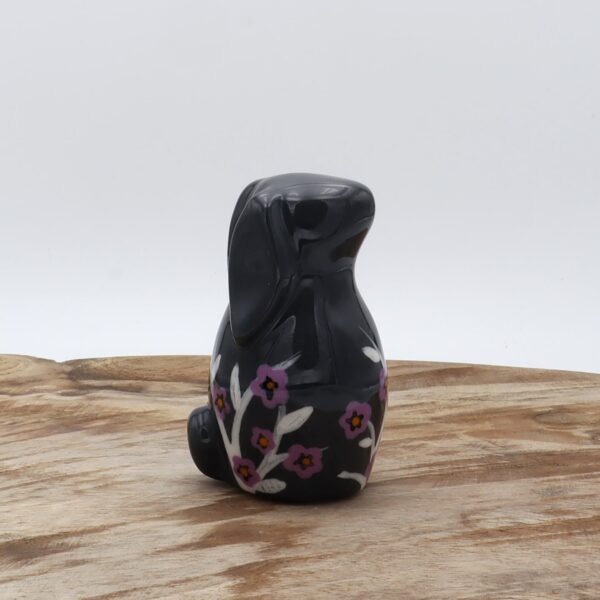 Lapin gris fleuri