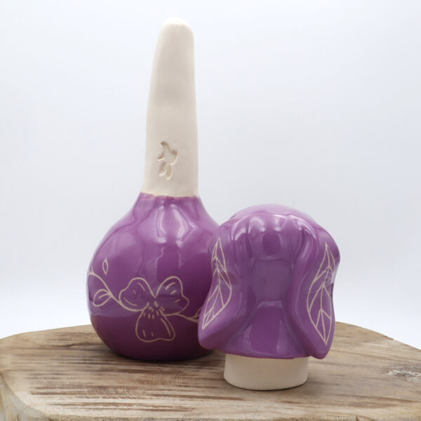 Oya violet en céramique en forme de lapin