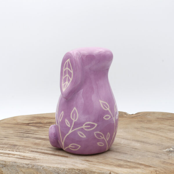 Lapin lilas en céramique