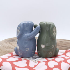 Couple de lapins en céramique bleu cobalt et vert