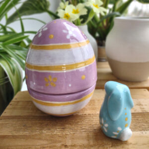 Œuf de Pâques matriochka et son lapin en céramique
