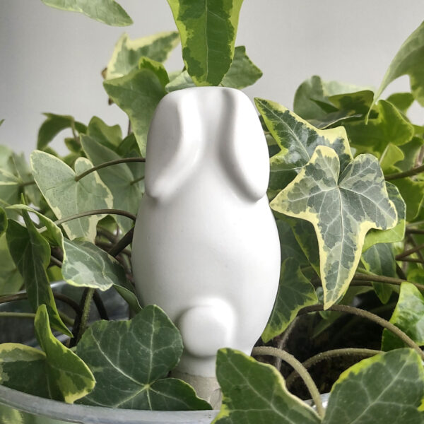 Lapin en céramique blanc à planter