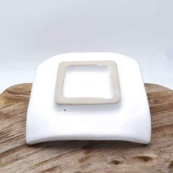 Porte bijoux blanc avec un lapin décoratif Victoria Céramique