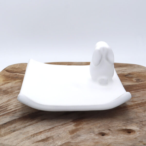 Porte bijoux blanc avec un lapin décoratif Victoria Céramique
