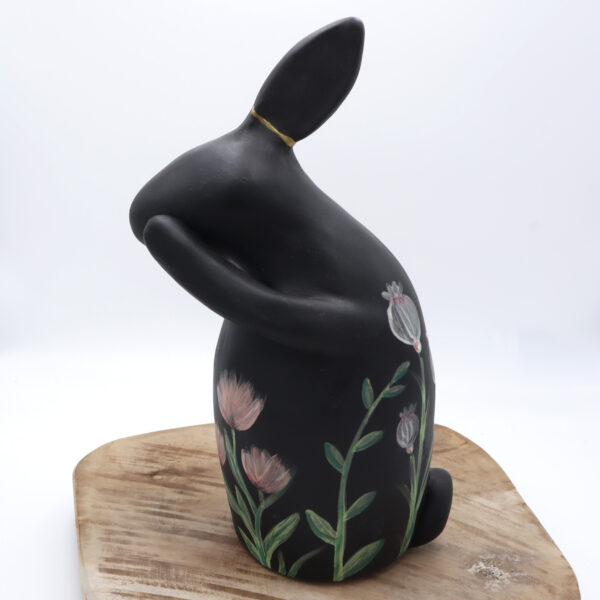 Grand lapin en faïence engobé et ciré, réparé avec la méthode kintsugi