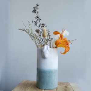 Vase cylindrique avec un lapin vert et blanc Victoria Céramique