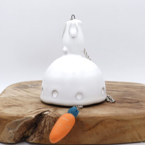 Cloche en grès décoré par un lapin Victoria Céramique