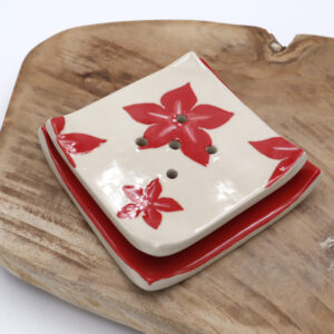 Porte-savon en grès avec des fleurs rouges dessinées Victoria Céramique