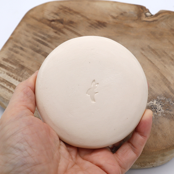 Coupelle avec un lapin noir dessiné Victoria Céramique