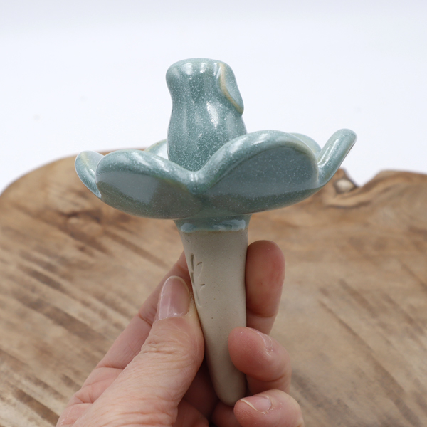 Bar à insectes avec un lapin en grès Victoria Céramique