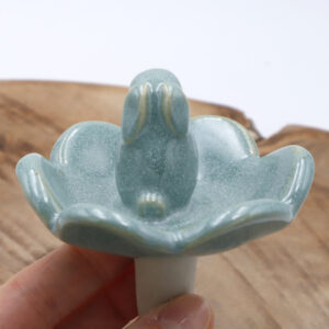 Bar à insectes avec un lapin en grès Victoria Céramique