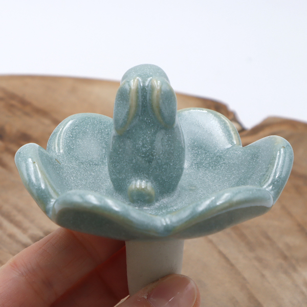 Bar à insectes avec un lapin en grès Victoria Céramique