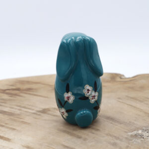 Lapin en céramique bleu vert avec des fleurs Victoria Céramique