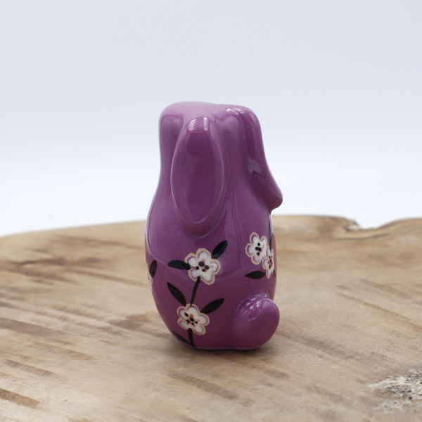 Lapin en céramique violet avec des fleurs Victoria Céramique