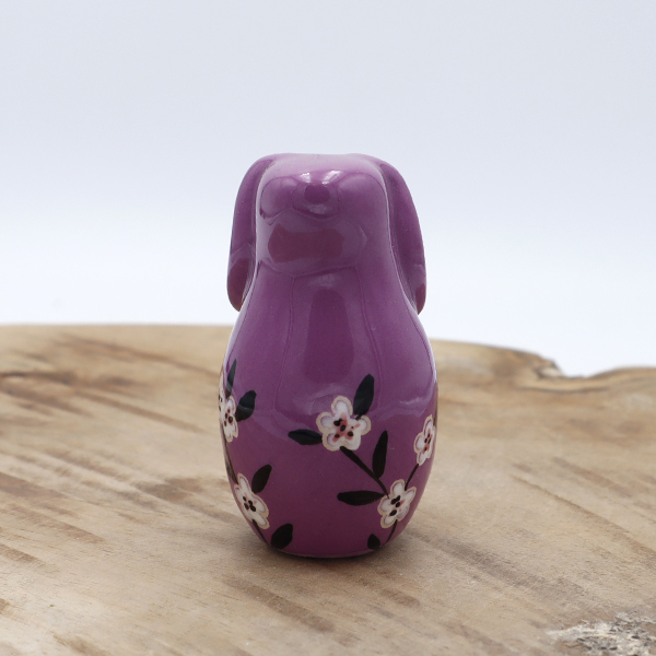 Lapin en céramique violet avec des fleurs Victoria Céramique