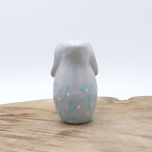Lapin en céramique gris avec des motifs bleus Victoria Céramique