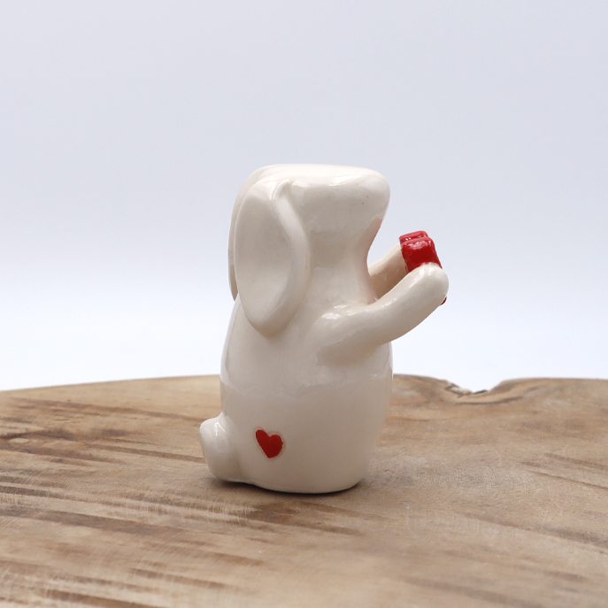 Lapin avec un cœur - Victoria Céramique