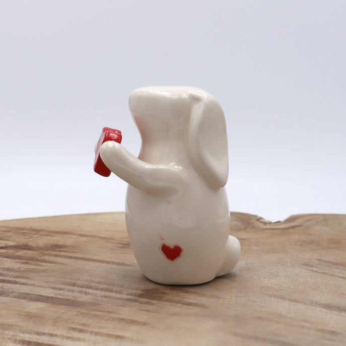 Lapin avec un cœur - Victoria Céramique