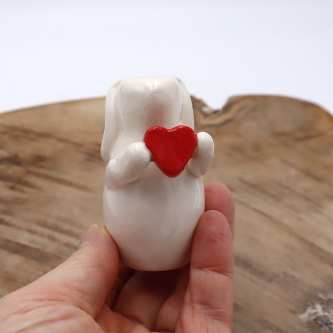 Lapin avec un cœur - Victoria Céramique