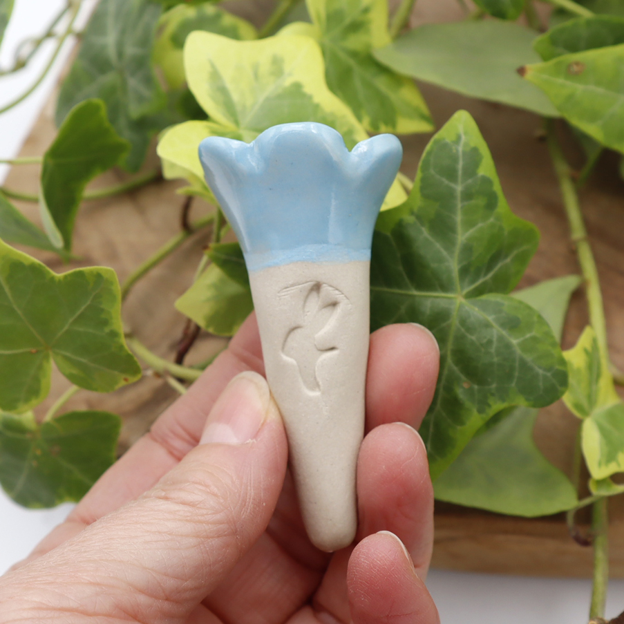 Fleur bleue abreuvoir à abeilles - Victoria Céramique