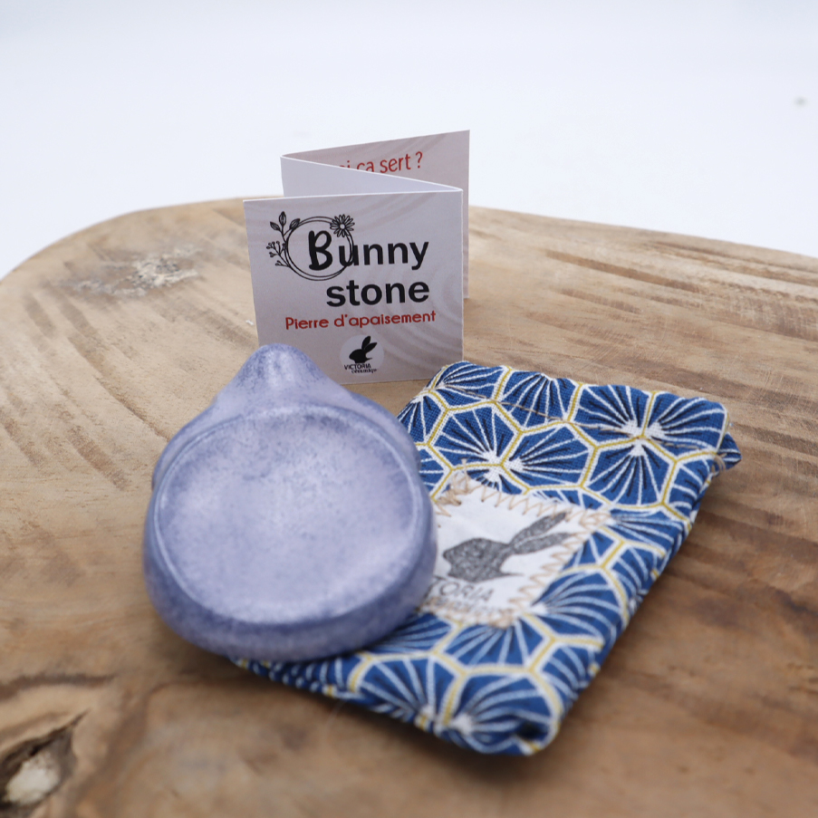 Pierre d'apaisement bleu en forme de lapin - Victoria Céramique