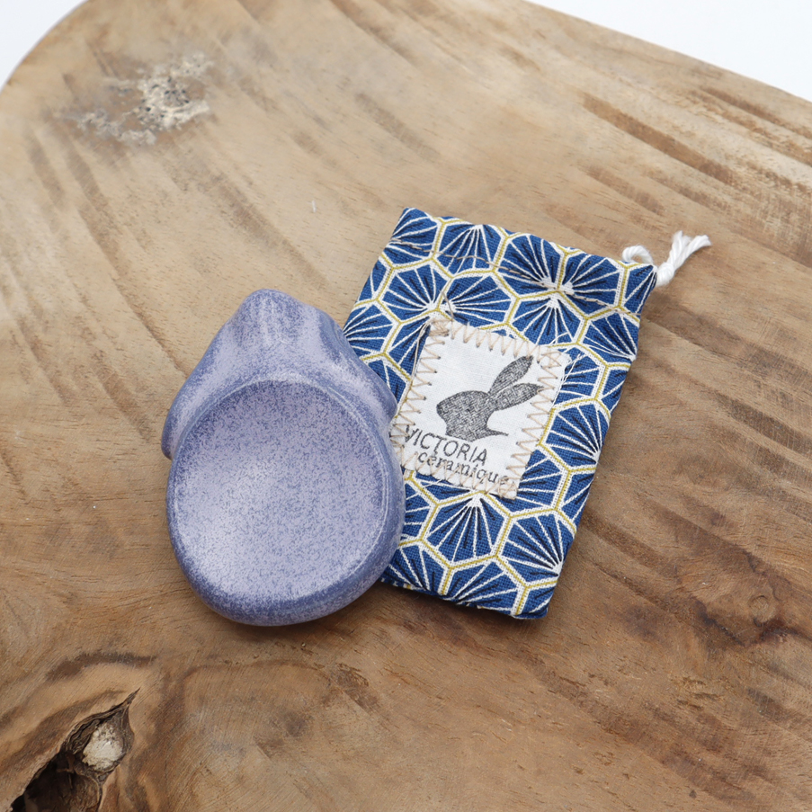 Pierre d'apaisement bleu en forme de lapin - Victoria Céramique