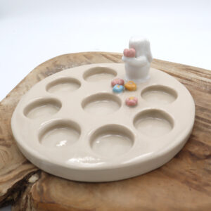 Palette à aquarelle avec un lapin et des fleurs Victoria