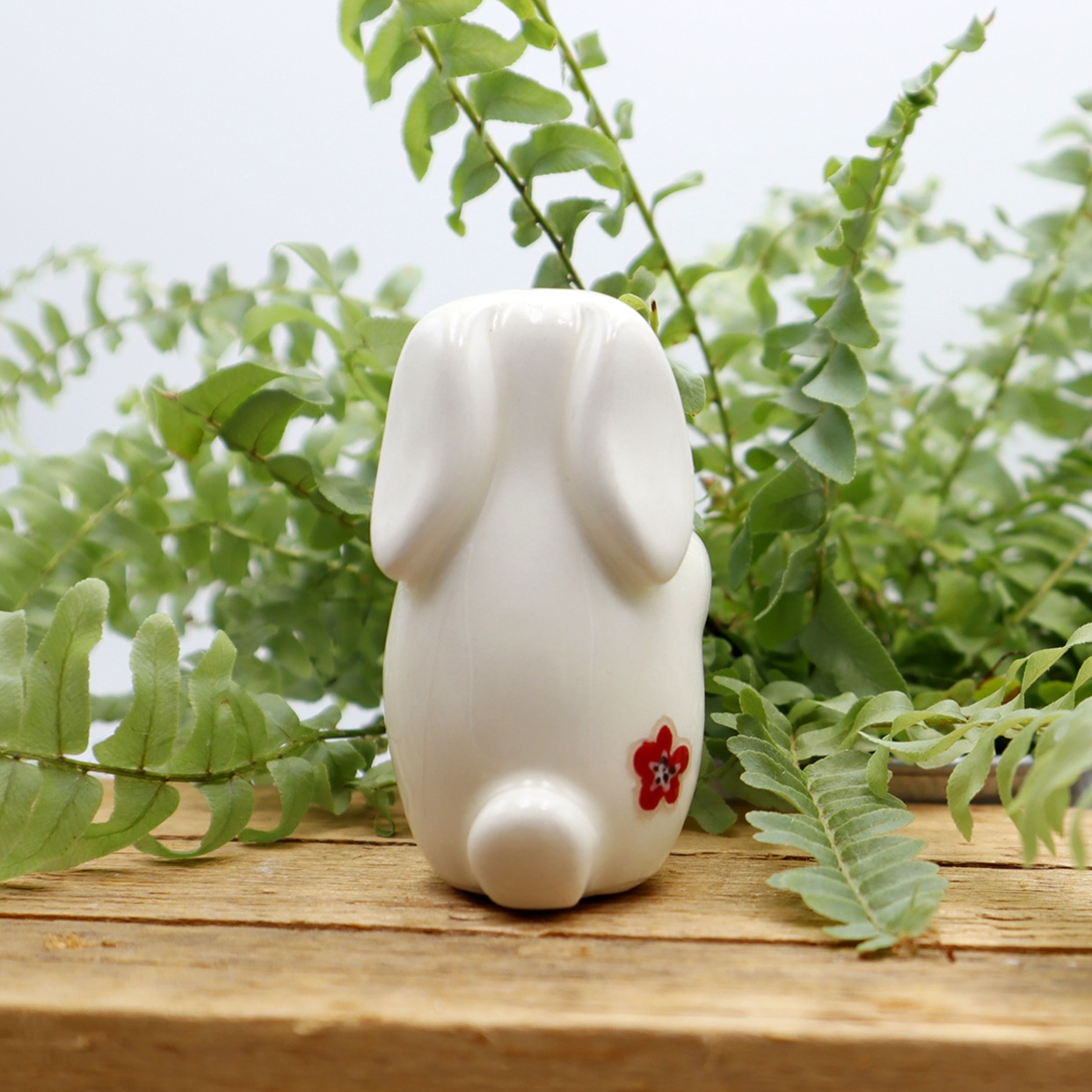 Lapin blanc et sa fleur Victoria Céramique