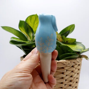 Lapin décoratif bleu ciel à planter Victoria Céramique
