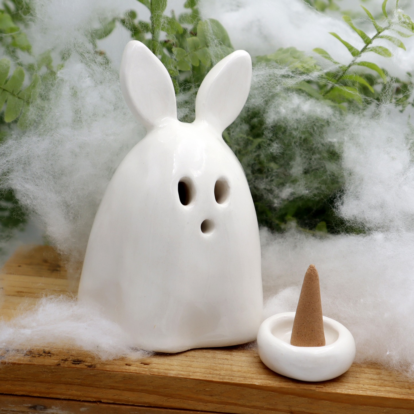 Lapin brûle-encens fantome Victoria Céramique