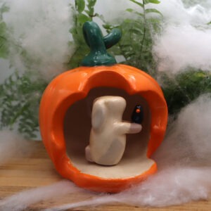 Lapin Frankenstein et sa citrouille Victoria Céramique