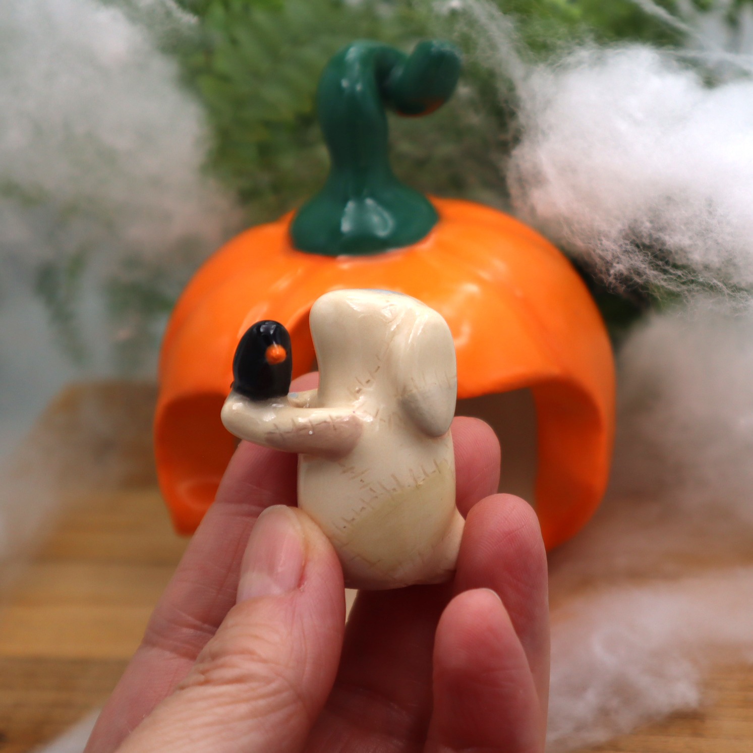 Lapin Frankenstein et sa citrouille Victoria Céramique #3
