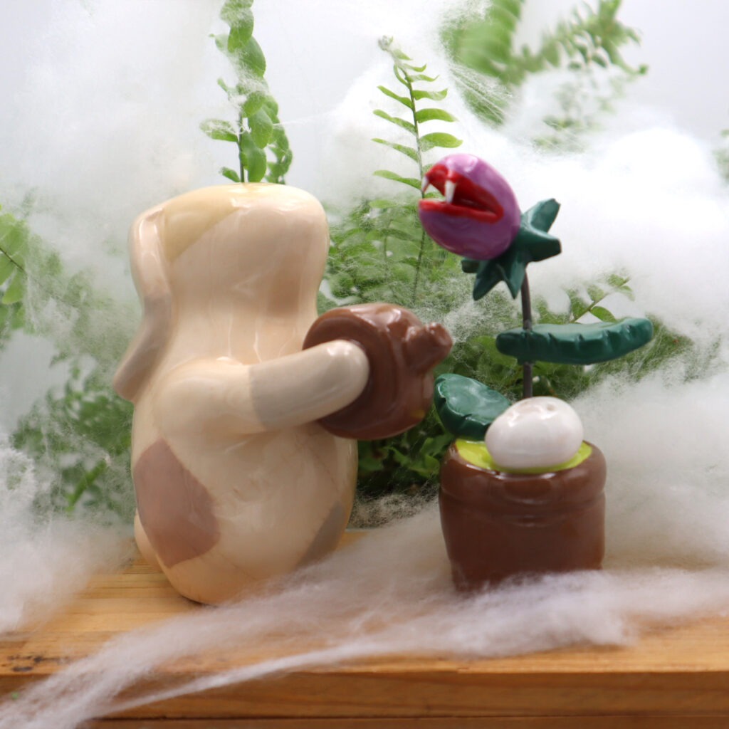 Lapin Frankenstein avec sa plante carnivore Victoria Céramique