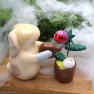 Lapin Frankenstein et sa plante carnivore 10 cm Victoria Céramique