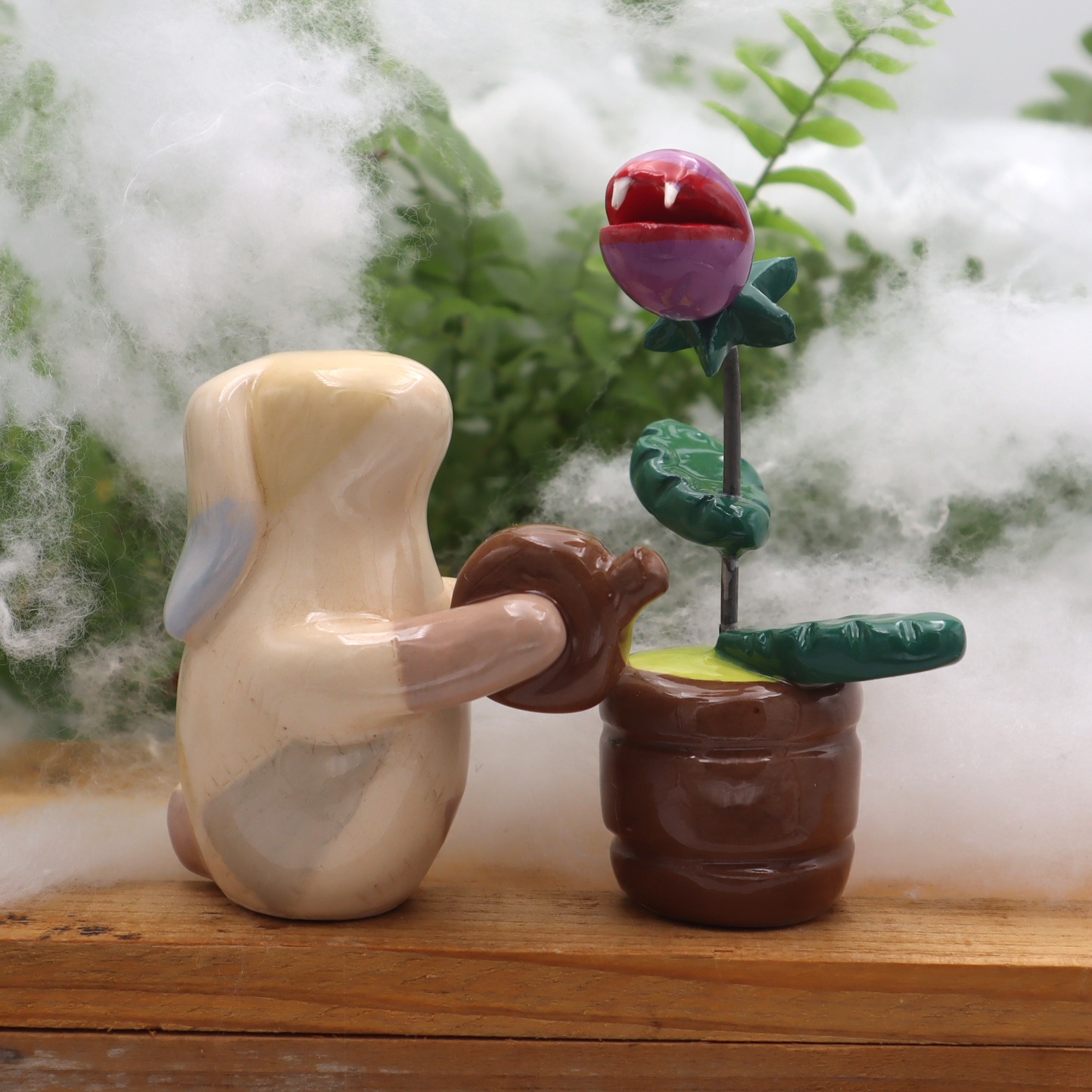 Lapin Frankenstein et sa plante carnivore 6 cm Victoria Céramique