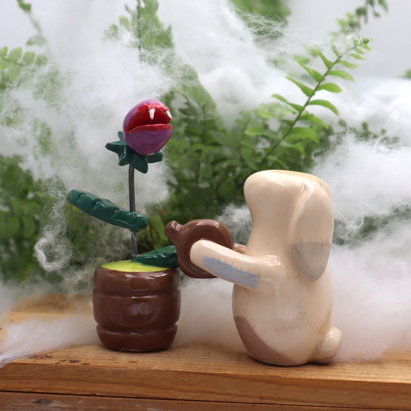 Lapin Frankenstein et sa plante carnivore 6 cm Victoria Céramique