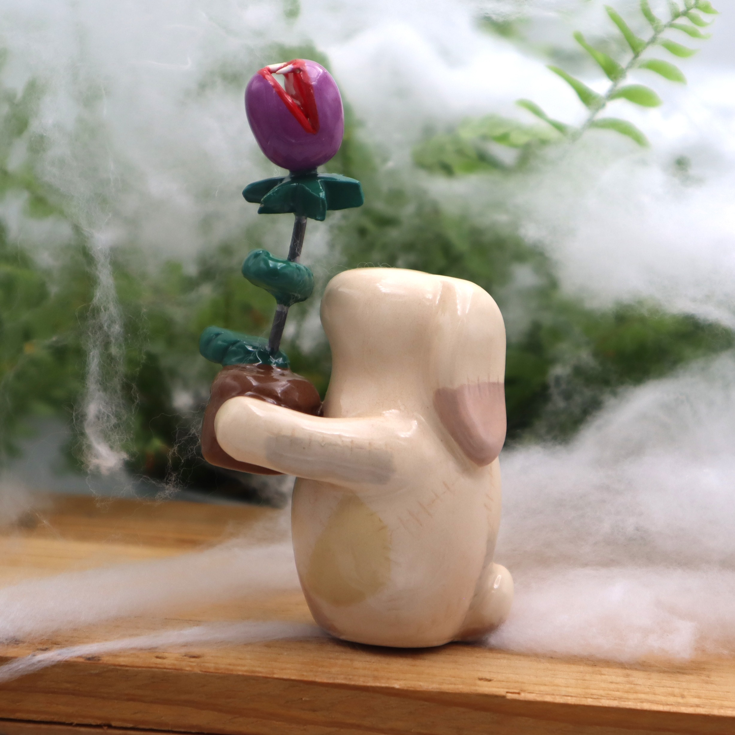 Lapin Frankenstein et sa plante carnivore 6 cm Victoria Céramique