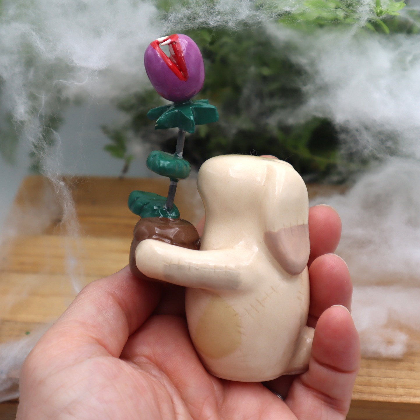 Lapin Frankenstein et sa plante carnivore 6 cm Victoria Céramique
