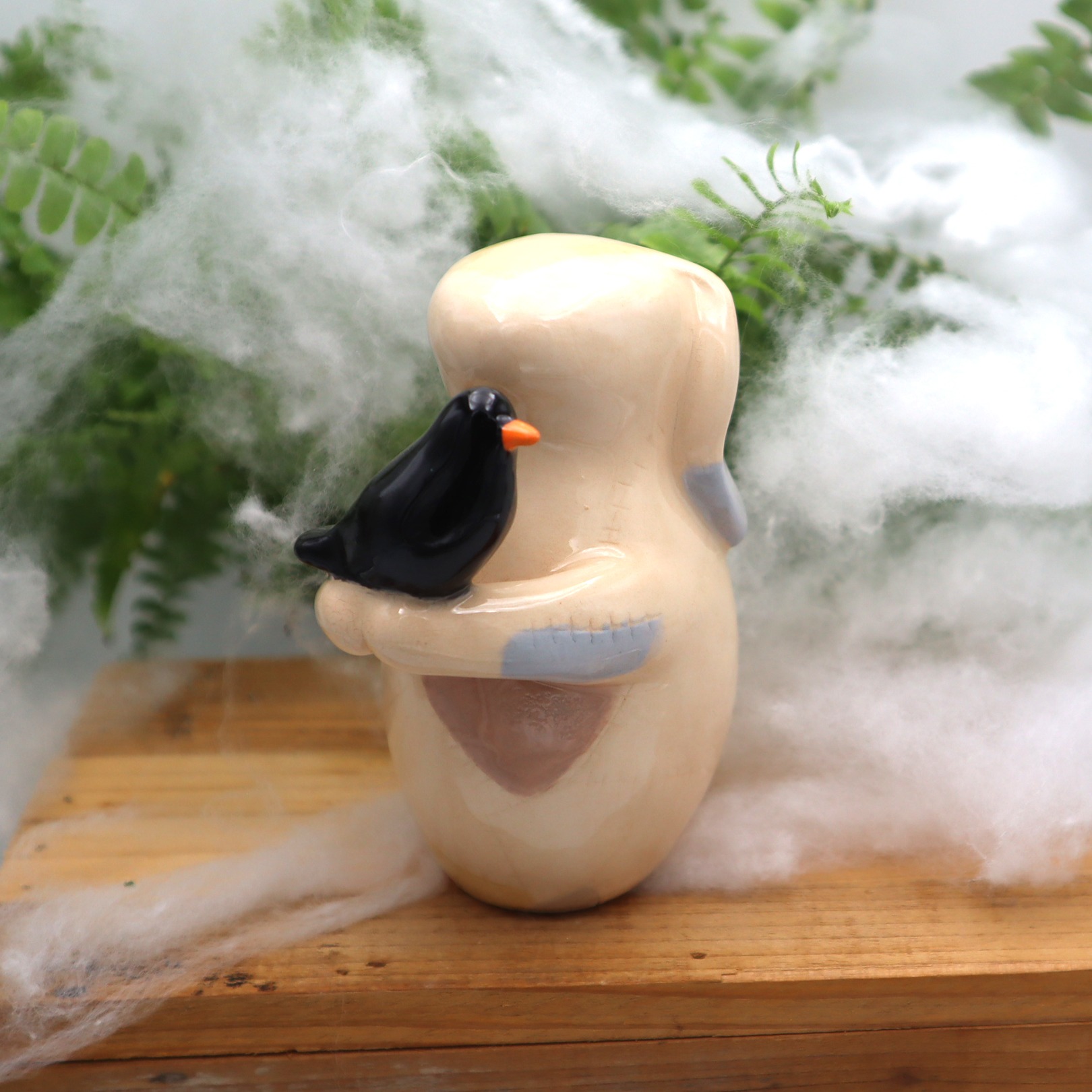 Lapin Frankenstein et son corbeau 10 cm Victoria Céramique